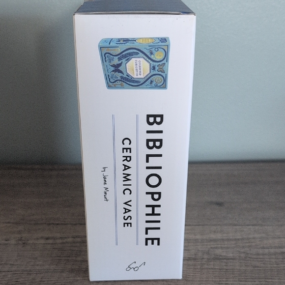 Book Vase Collected Curiosities In Box - Picture 5 of 5